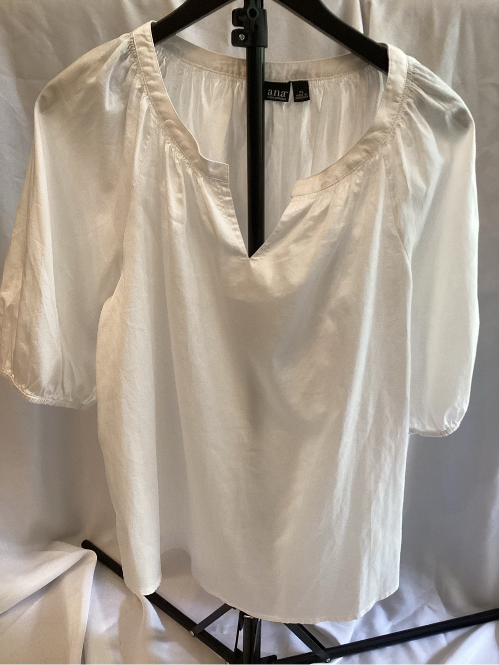 a.n.a White Split-Neck Puff Sleeve Blouse